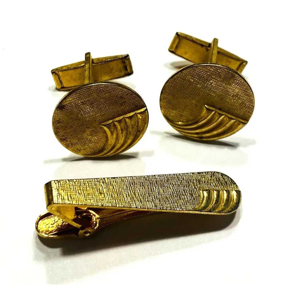 Vintage Mid Century Men’s jewelry Set Cufflinks & Matching Tie Bar Gold Rounds